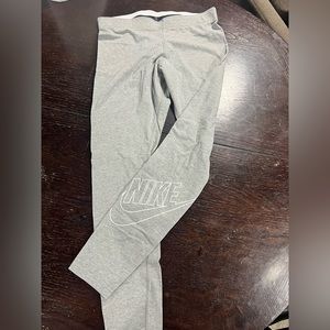 Women’s Nike lounge leggings. Size M